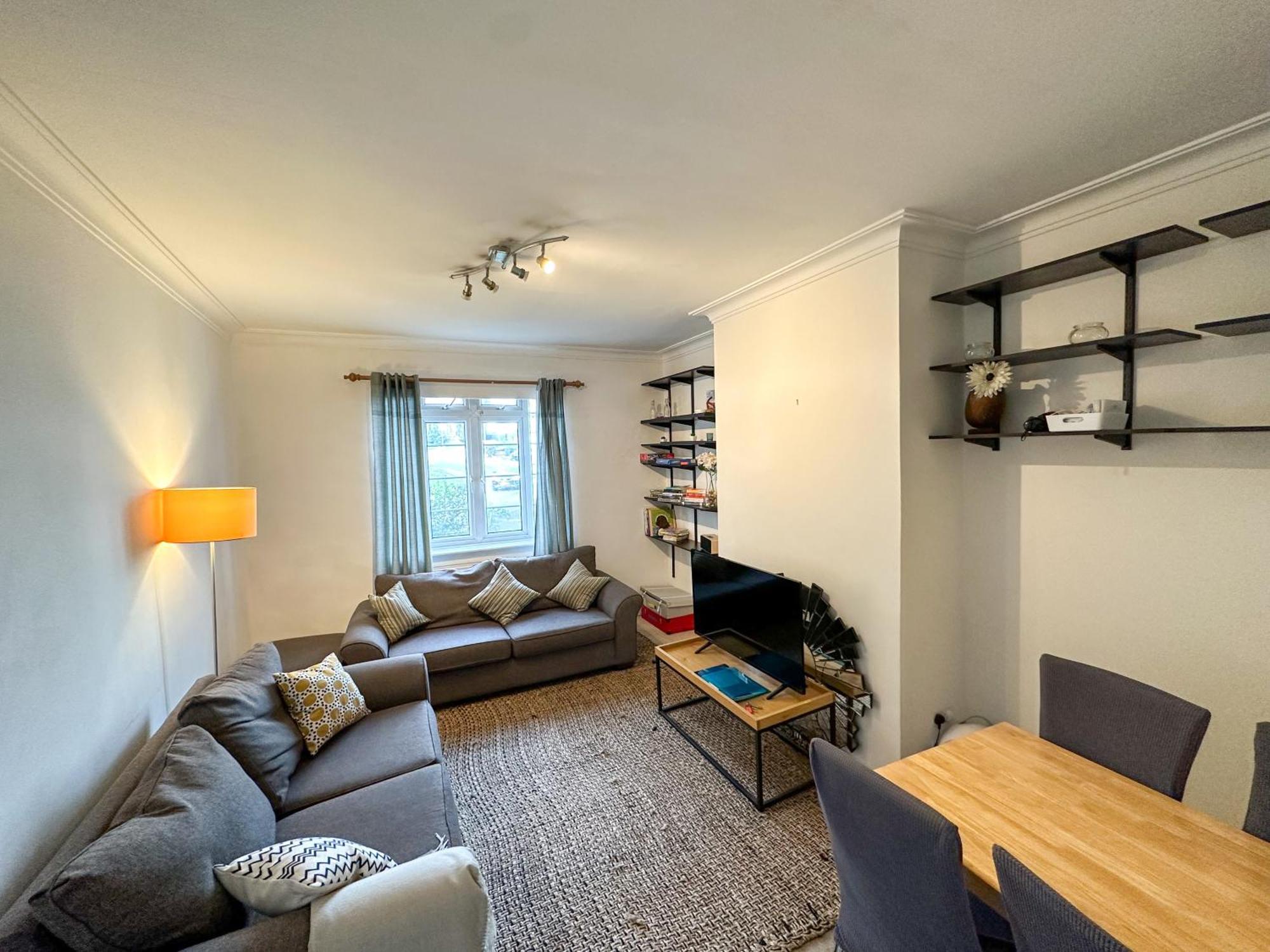 2 Bed Flat - Short Walk From Brent Cross Station Apartment Хендън Екстериор снимка